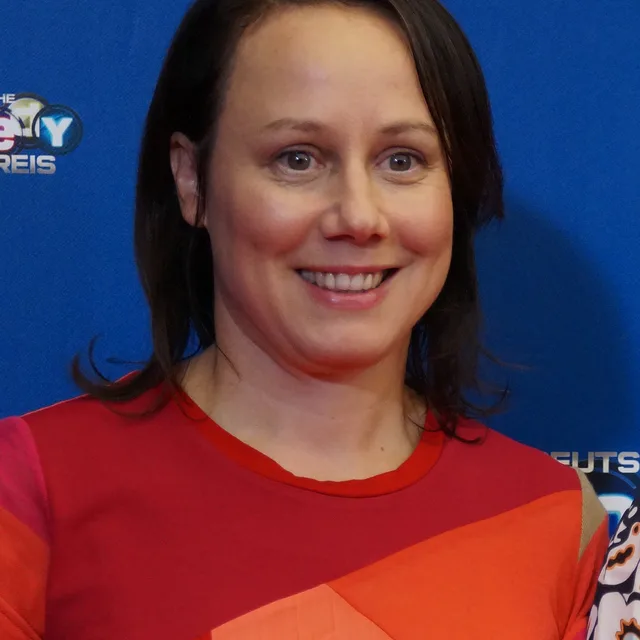 Eva Löbau