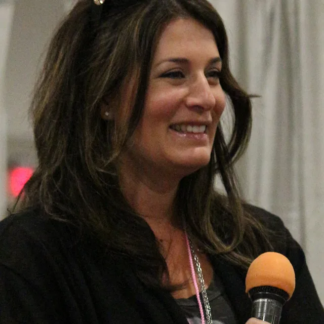 Nicole Oliver