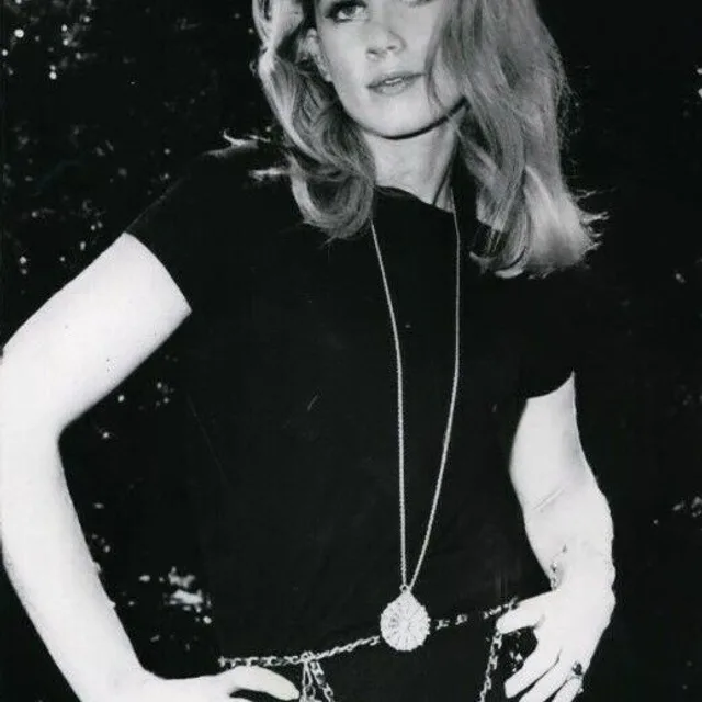 Jane Holzer