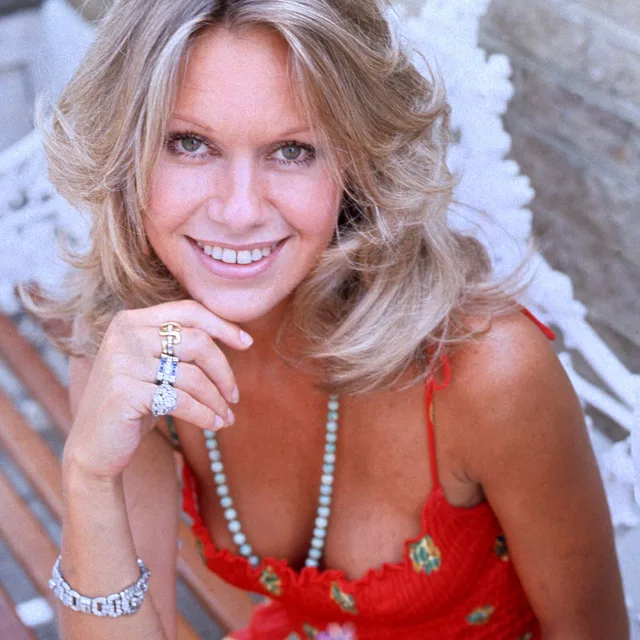 Suzanna Leigh