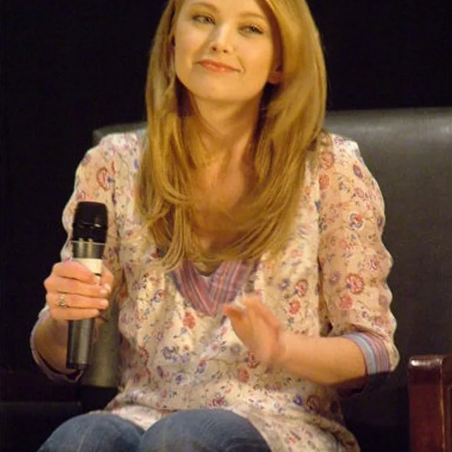 Elisabeth Harnois