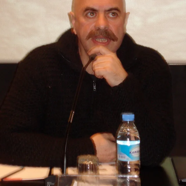 Ezel Akay