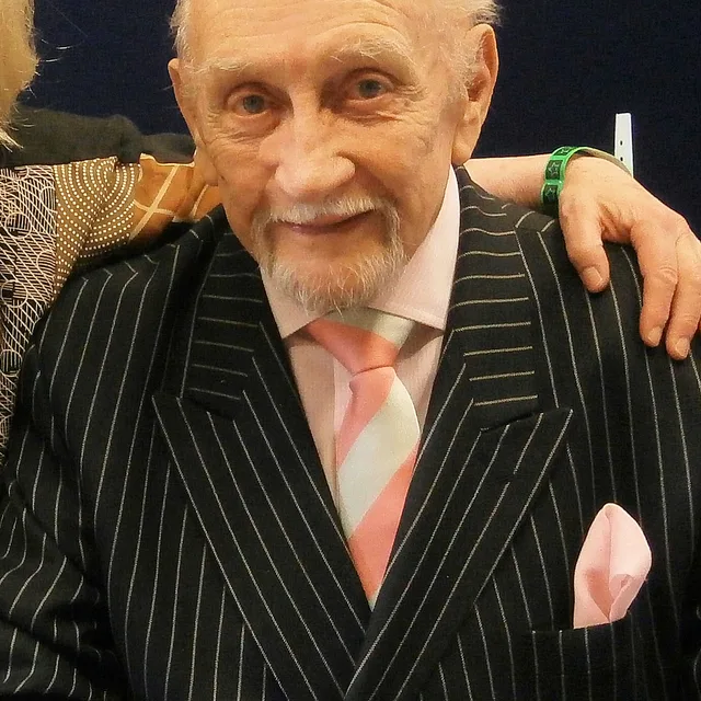 Roy Dotrice