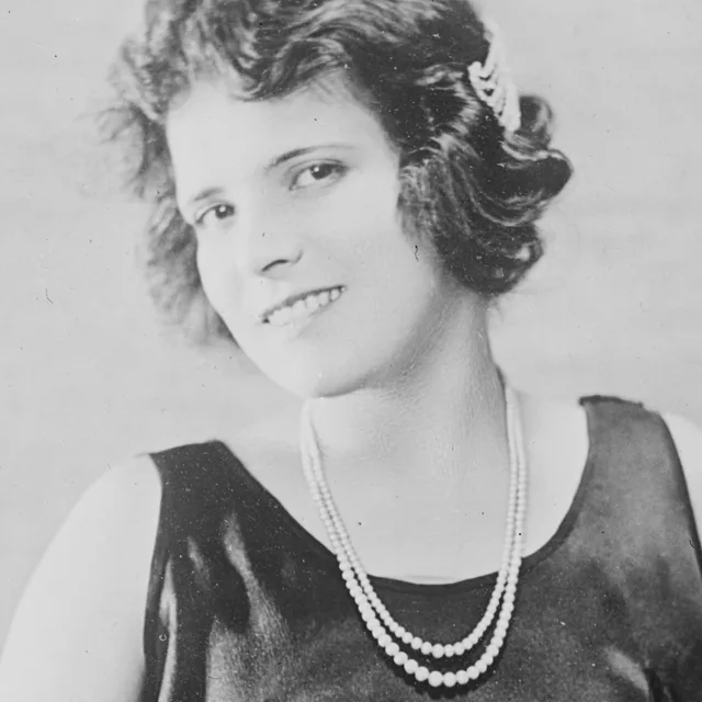 Zena Keefe