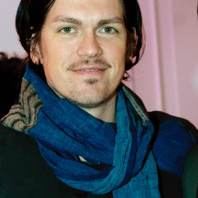 Steve Howey