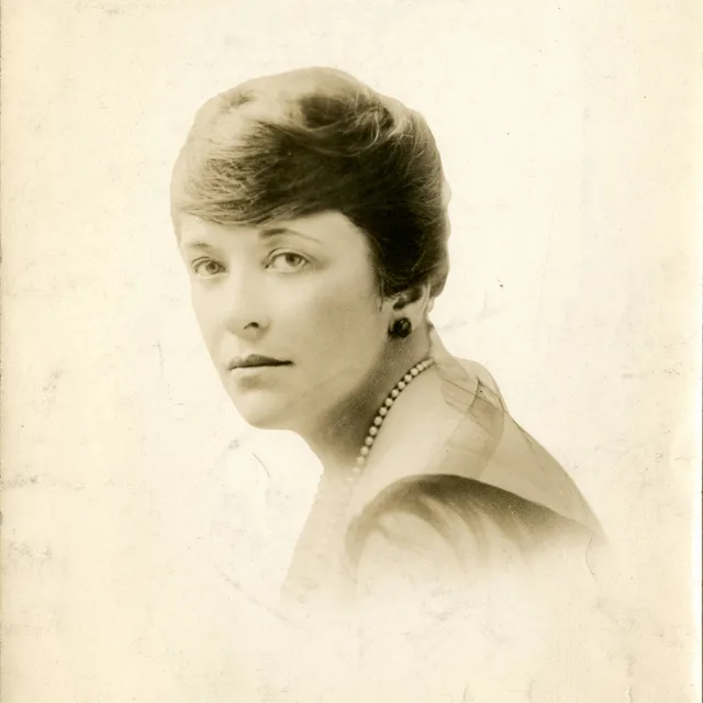 Julia Dean