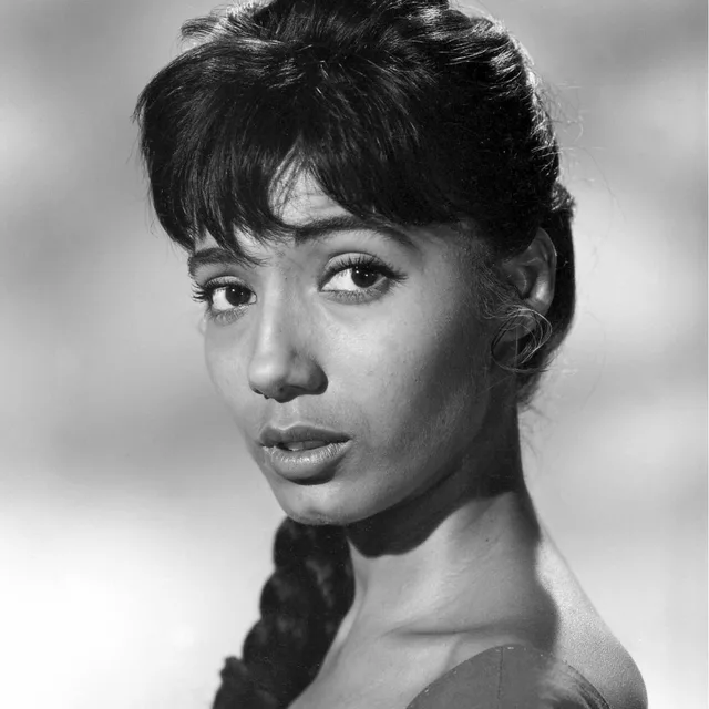 Rosenda Monteros