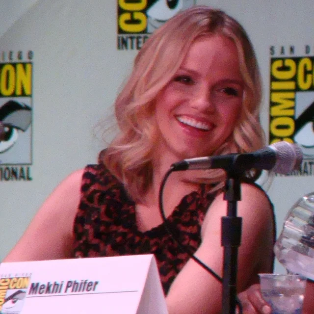 Alexa Havins