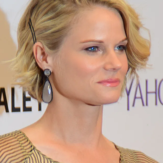 Joelle Carter