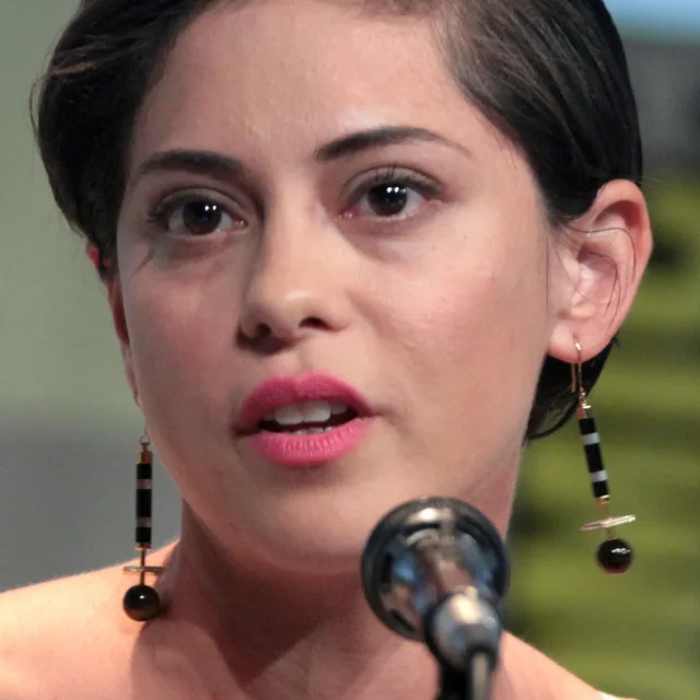 Rosa Salazar
