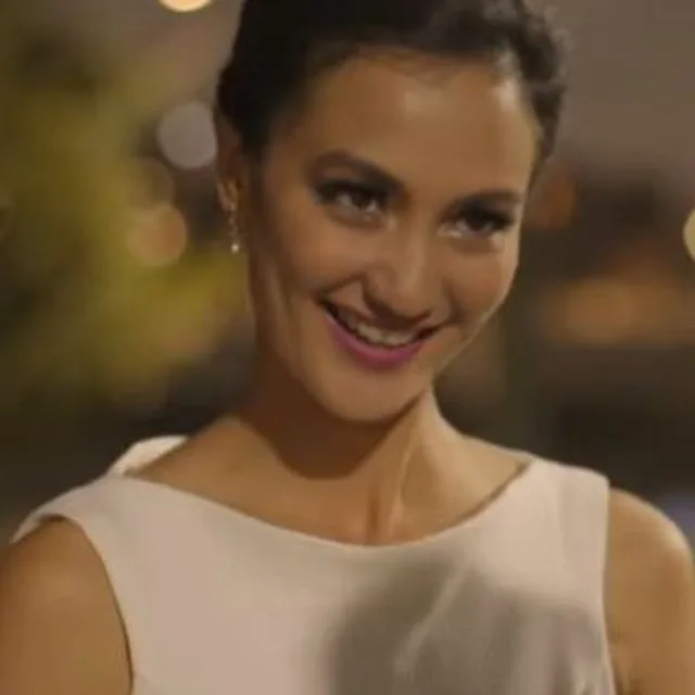 Atiqah Hasiholan