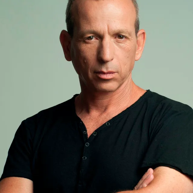 Yftach Katzur