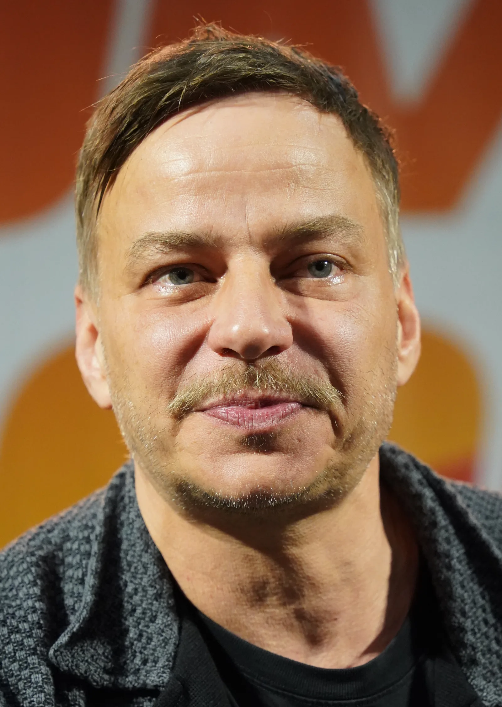 Tom Wlaschiha at Comiccon Holland 2023.)