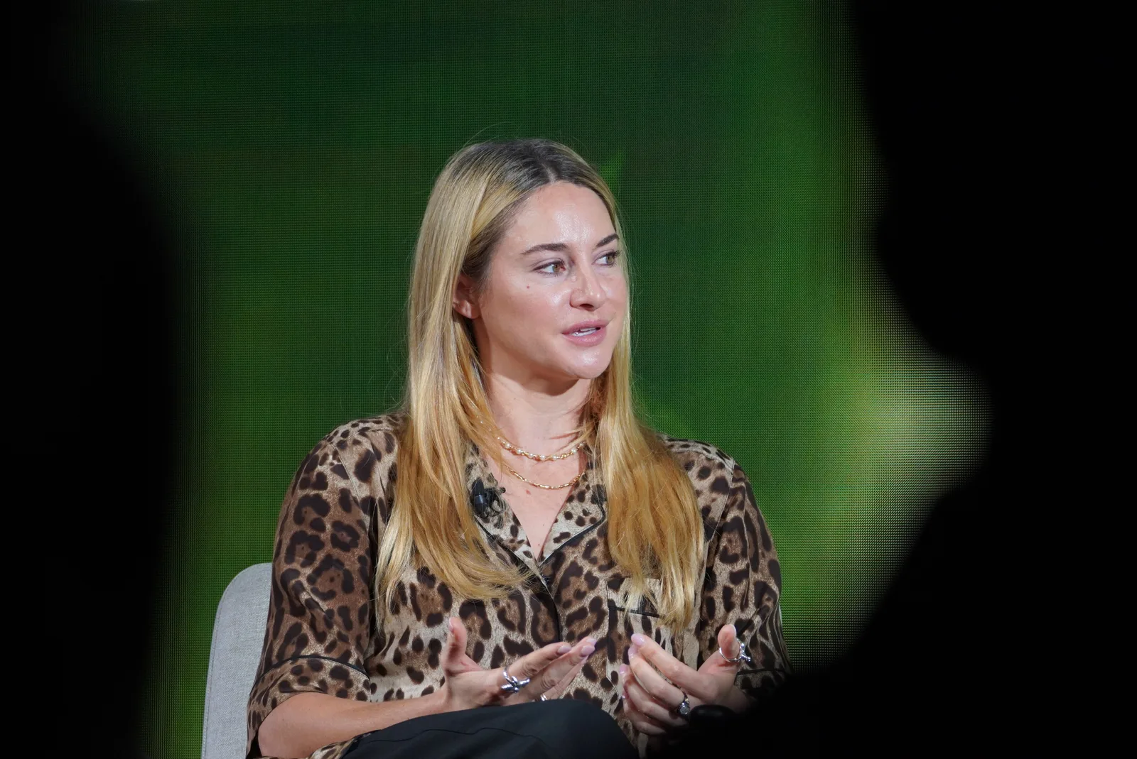 Shailene Woodley en el evento Go Get Zero de Uber, 2024 en el Museo de Ciencias de Londres, Reino Unido.