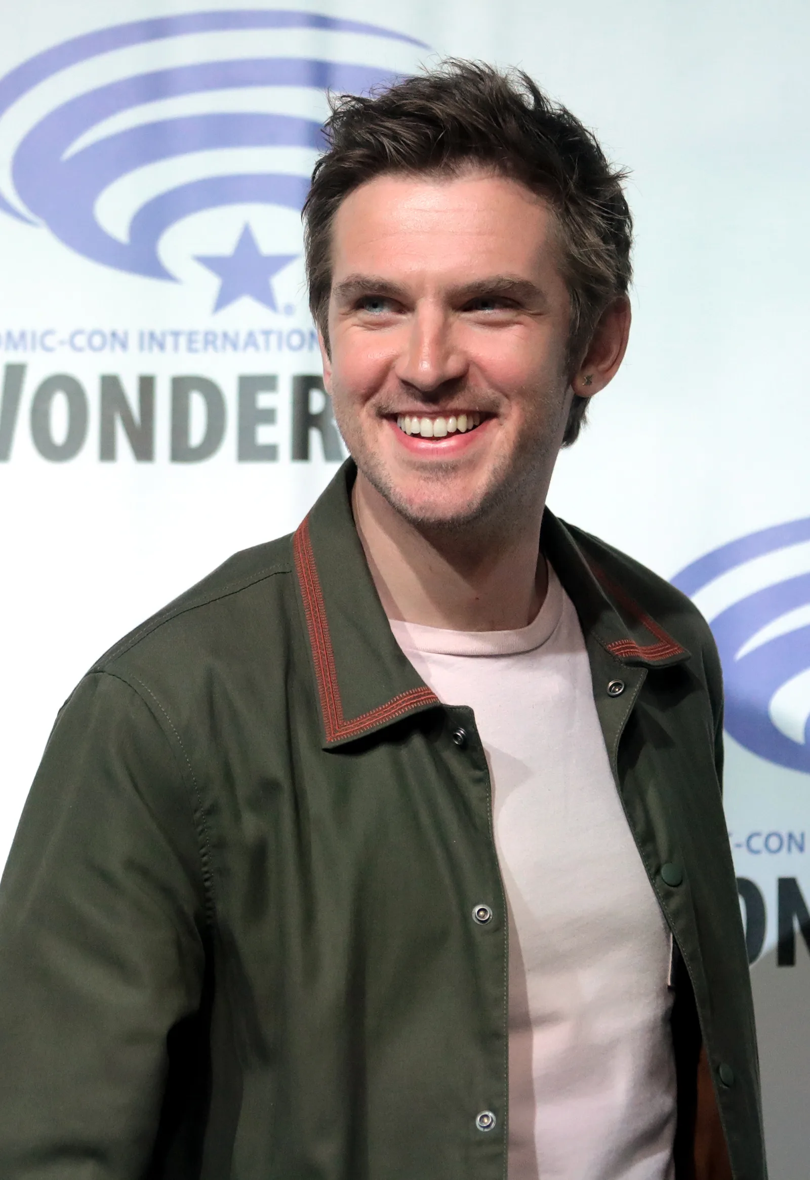 Dan Stevens at the 2019 WonderCon in Anaheim, California.