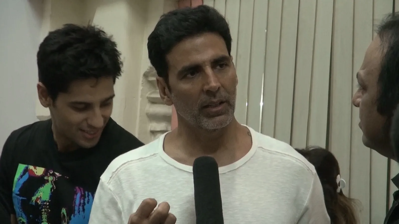 Bollywood Actor Akshay Kumar and Siddharth Malhotra promote film brothers in jaipur.