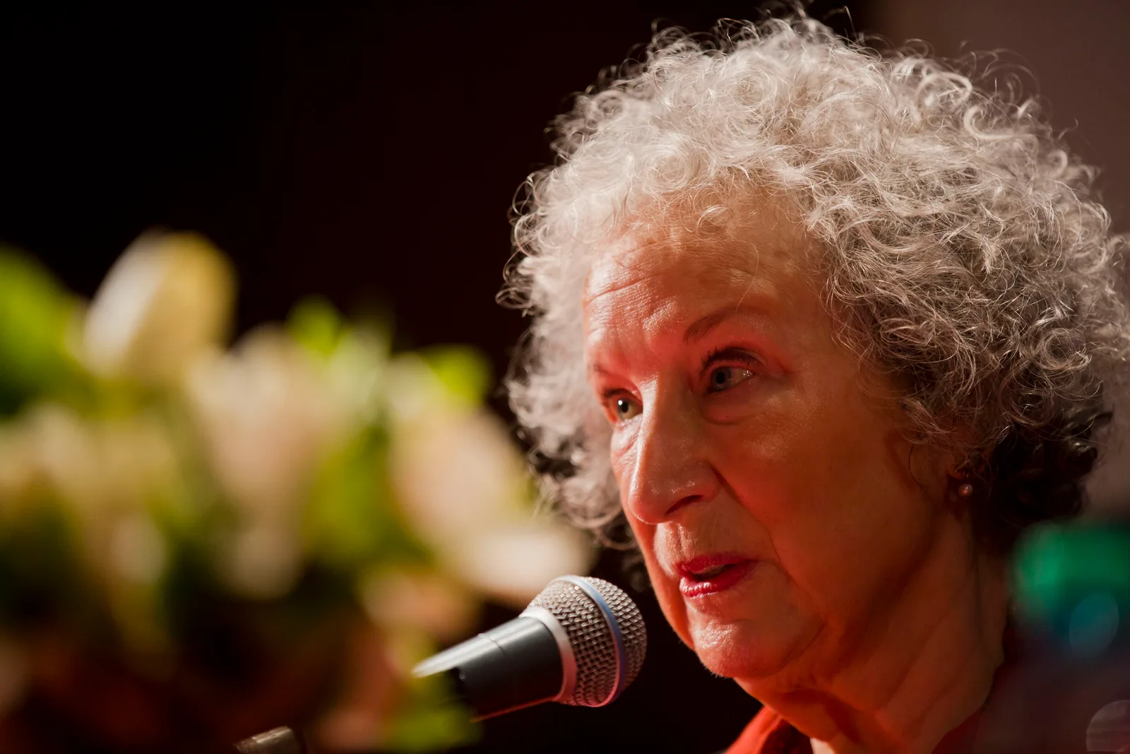 Buenos Aires, 11 de diciembre de 2017 - La escritora Margaret Atwood dio una entrevista junto a Alberto Manguel en la Biblioteca Nacional. Fotos: Mauro Rico / Ministerio de Cultura de la Nación
