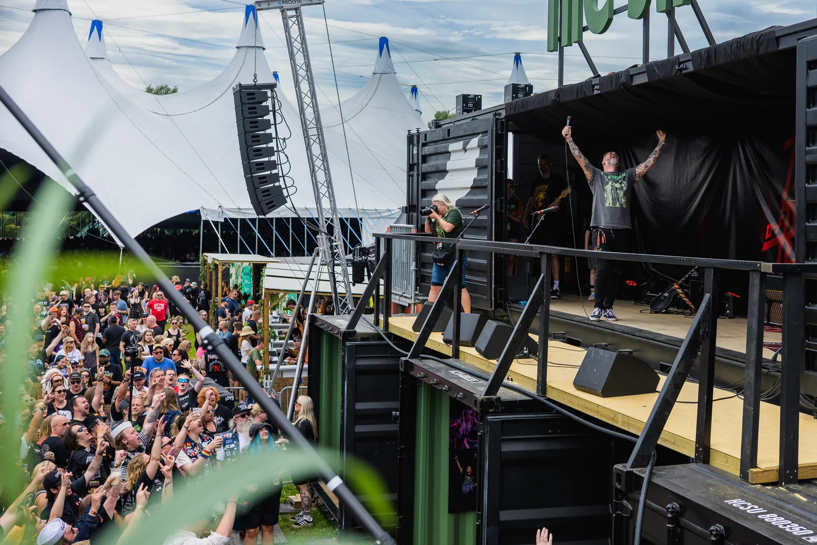 Chris Pontius performs with the impromptu band The Flying 69s at Tons of Rock 2026